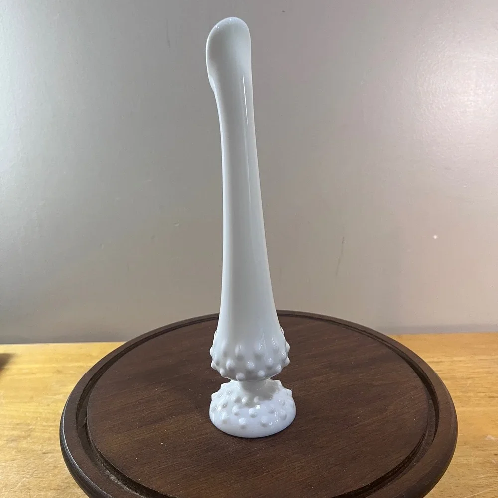 Vtg Fenton White Milk Glass Hobnail Bud Vase 10
